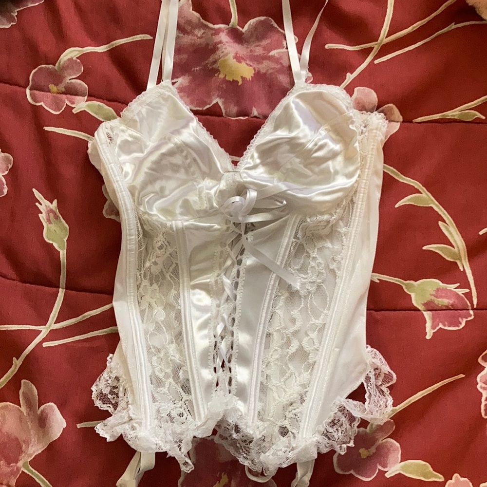White lace corset angel goth aesthetic